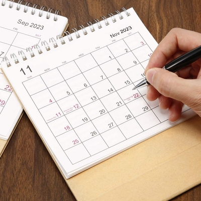 2023 Maandelijkse kalender afdrukken 1400 g/m² 1800 g/m² Kartonnen bureaukalender