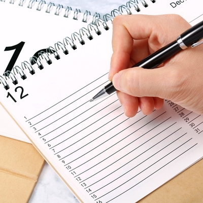 2023 Maandelijkse kalender afdrukken 1400 g/m² 1800 g/m² Kartonnen bureaukalender