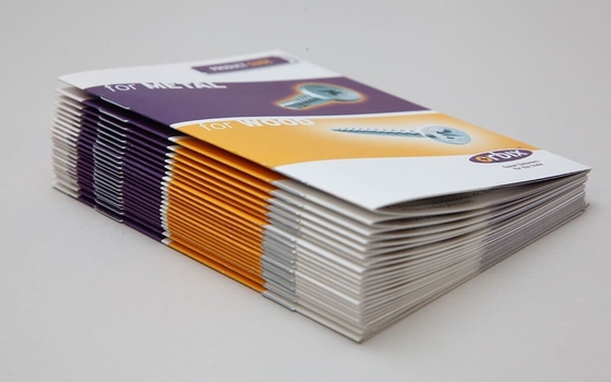 In de rug gestikte catalogus Tijdschriften afdrukken Aangepaste boekjes Catalogus afdrukken